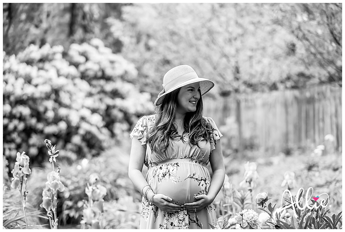 summer garden maternity photos