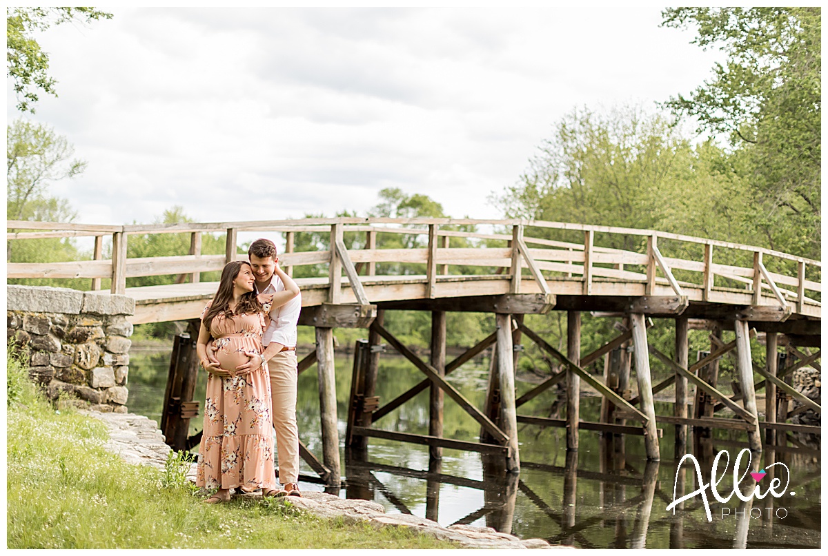 old north bridge maternity session concord, ma