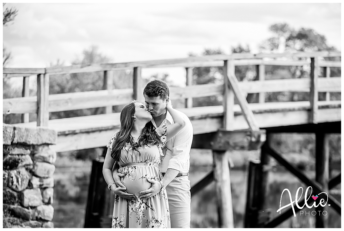 old north bridge maternity session concord, ma