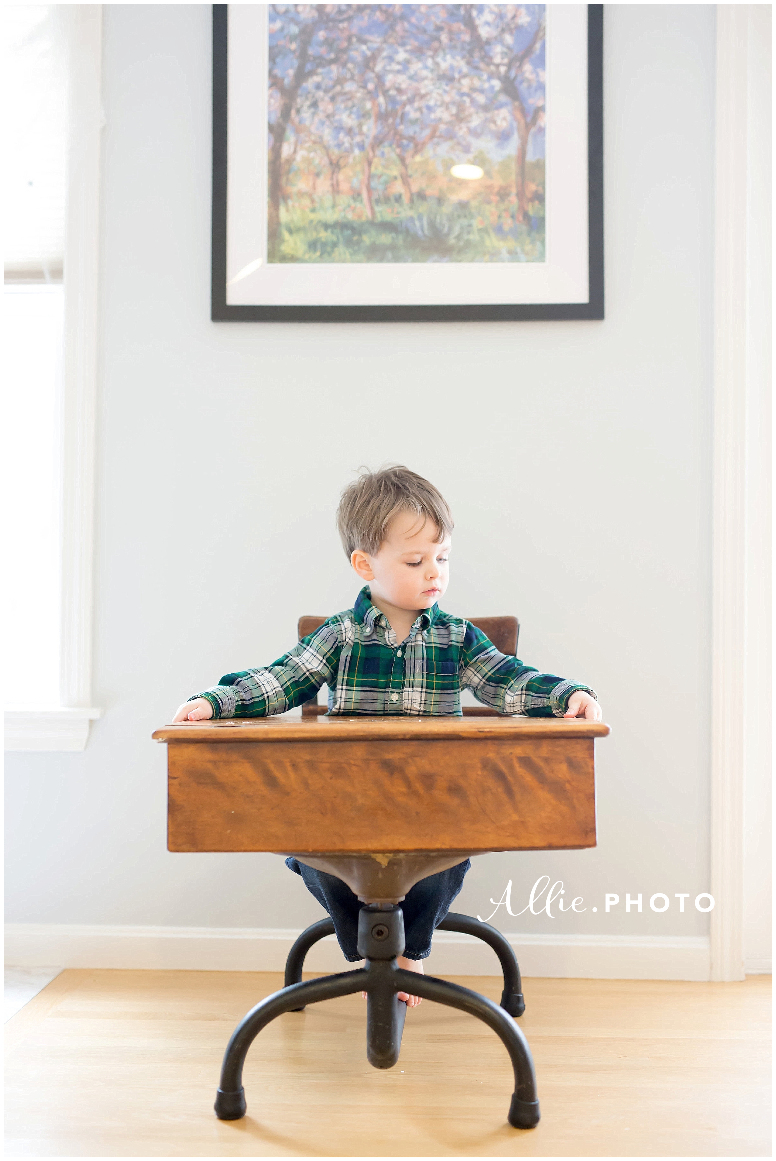 little-boy-lifestyle-photo-desk.jpg