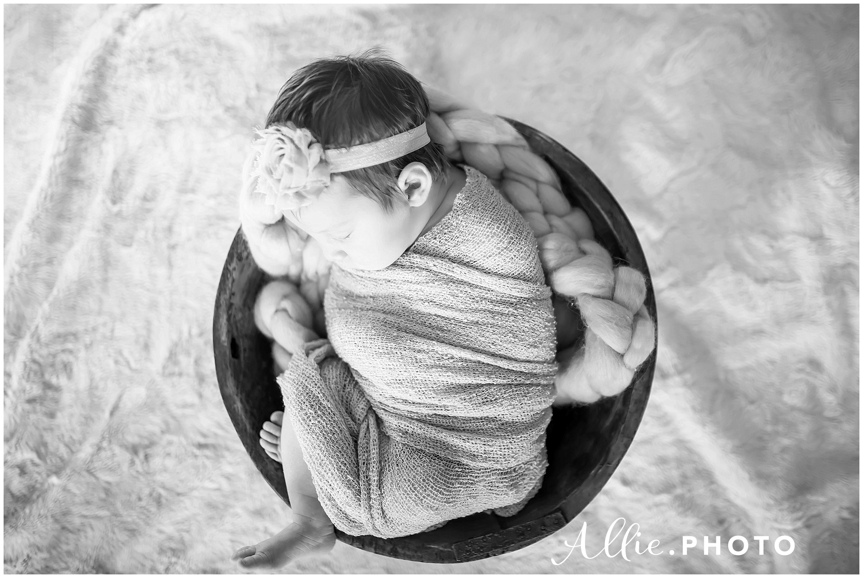 newborn-baby-girl-at-home-photography-_0009.jpg