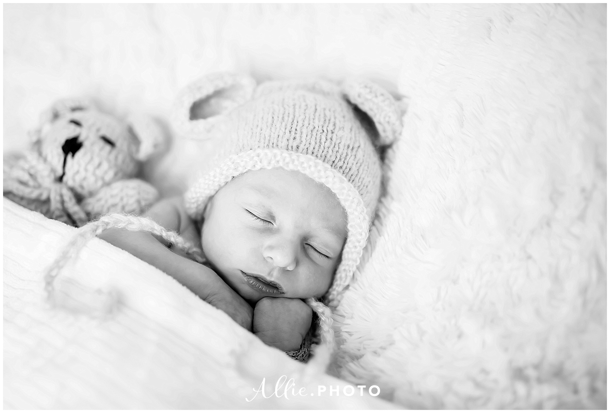 chelmsford_newborn_photographer_lifestyle_baby_boy_0000.jpg