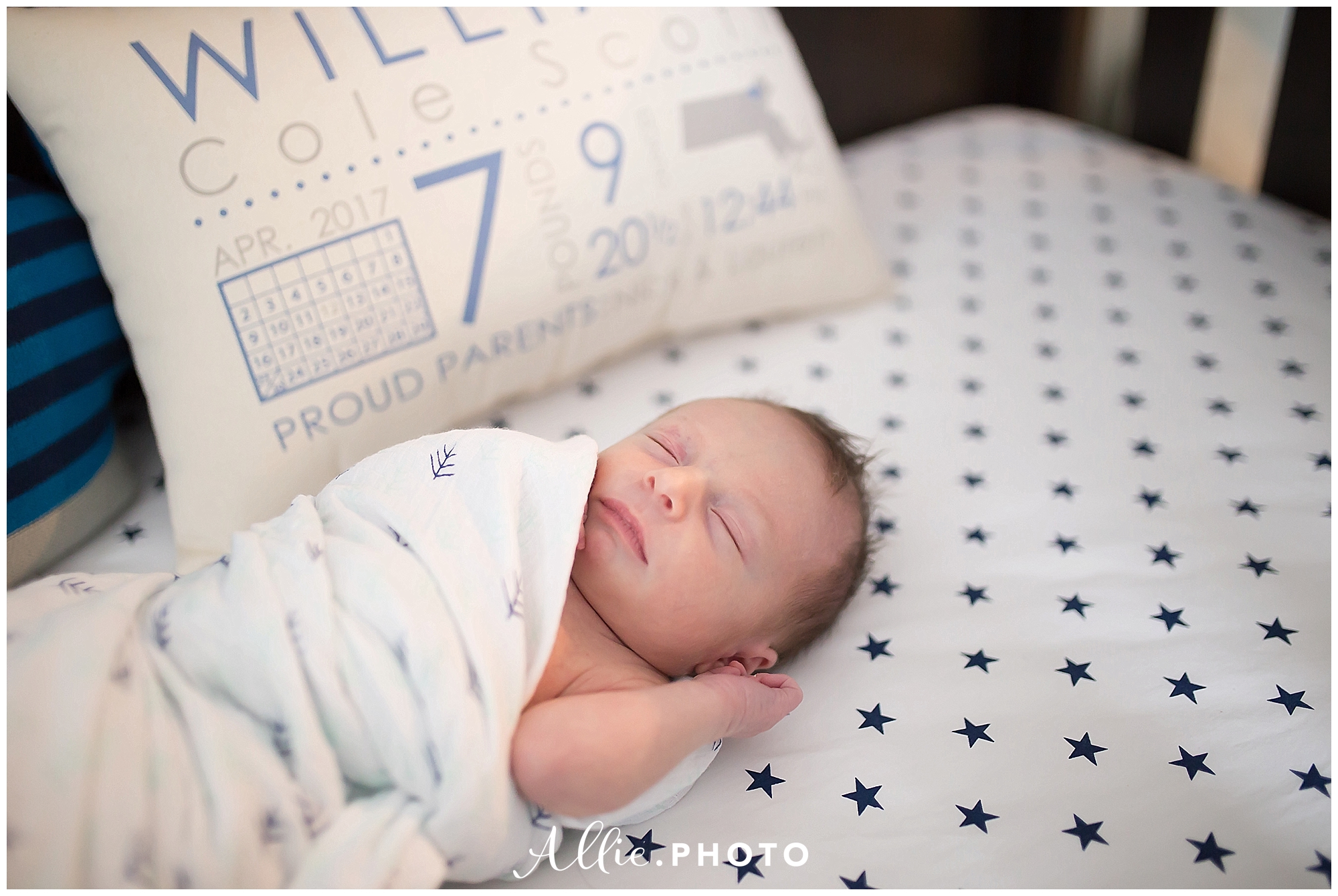 chelmsford_newborn_photographer_lifestyle_baby_boy_custom_pillow.jpg