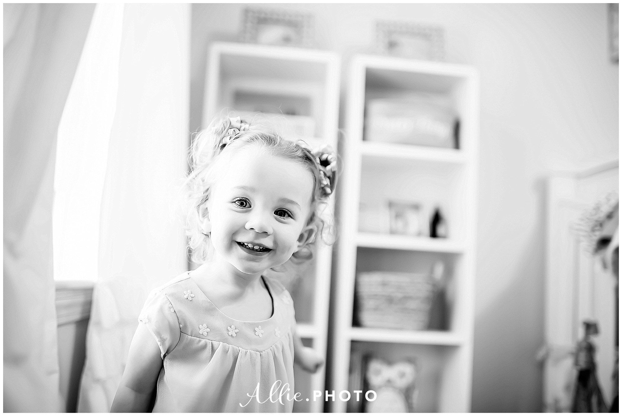 little_girl_at_home_lifestyle_photography_nh_family_003.jpg