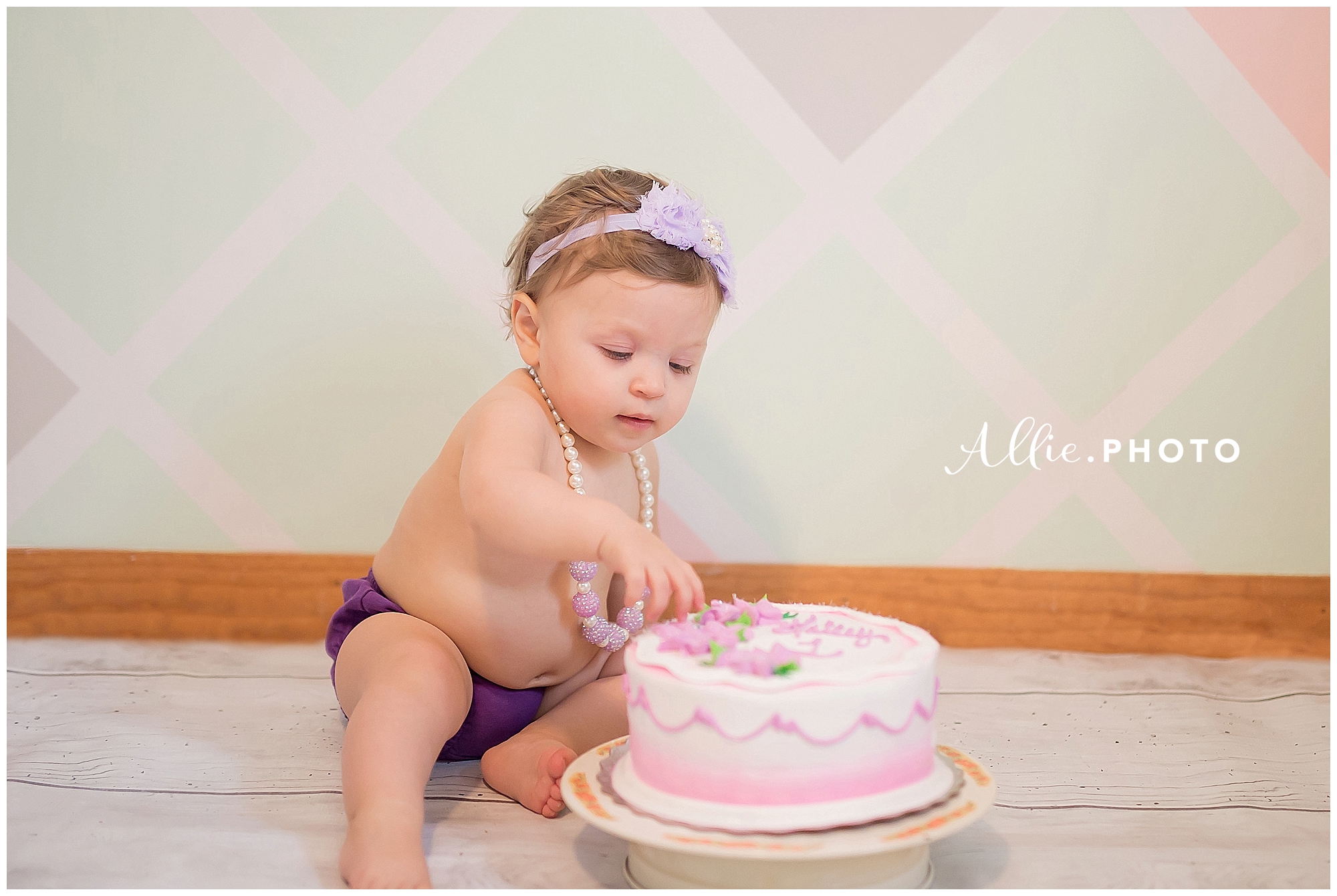cake_smash_baby_girl_family_photographer_MASS_0014.jpg