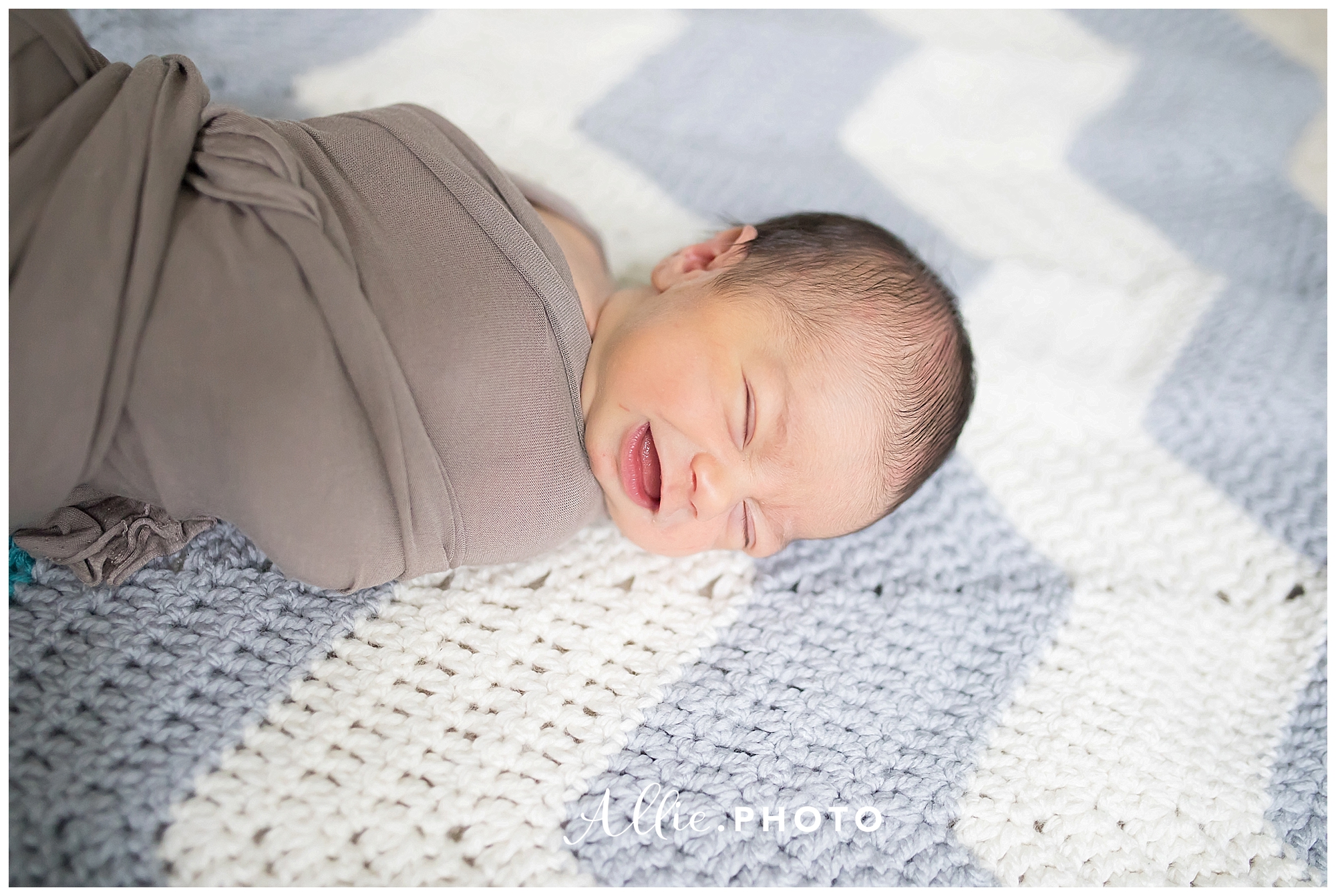 chelmsford_family_photographer_newborn_baby_lifestyle_0008.jpg