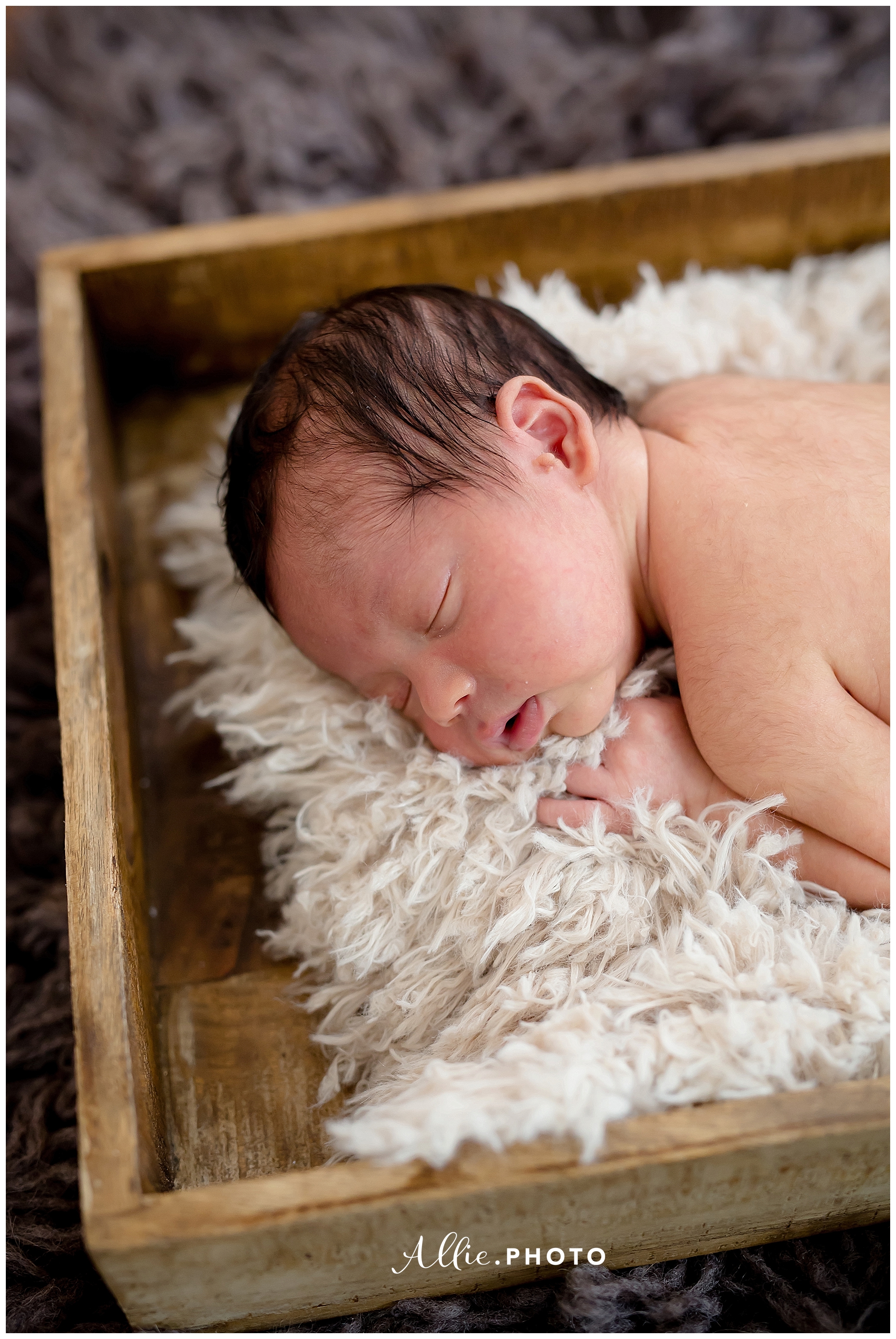 lowell-ma-newborn-photographer-baby-boy_0017.jpg