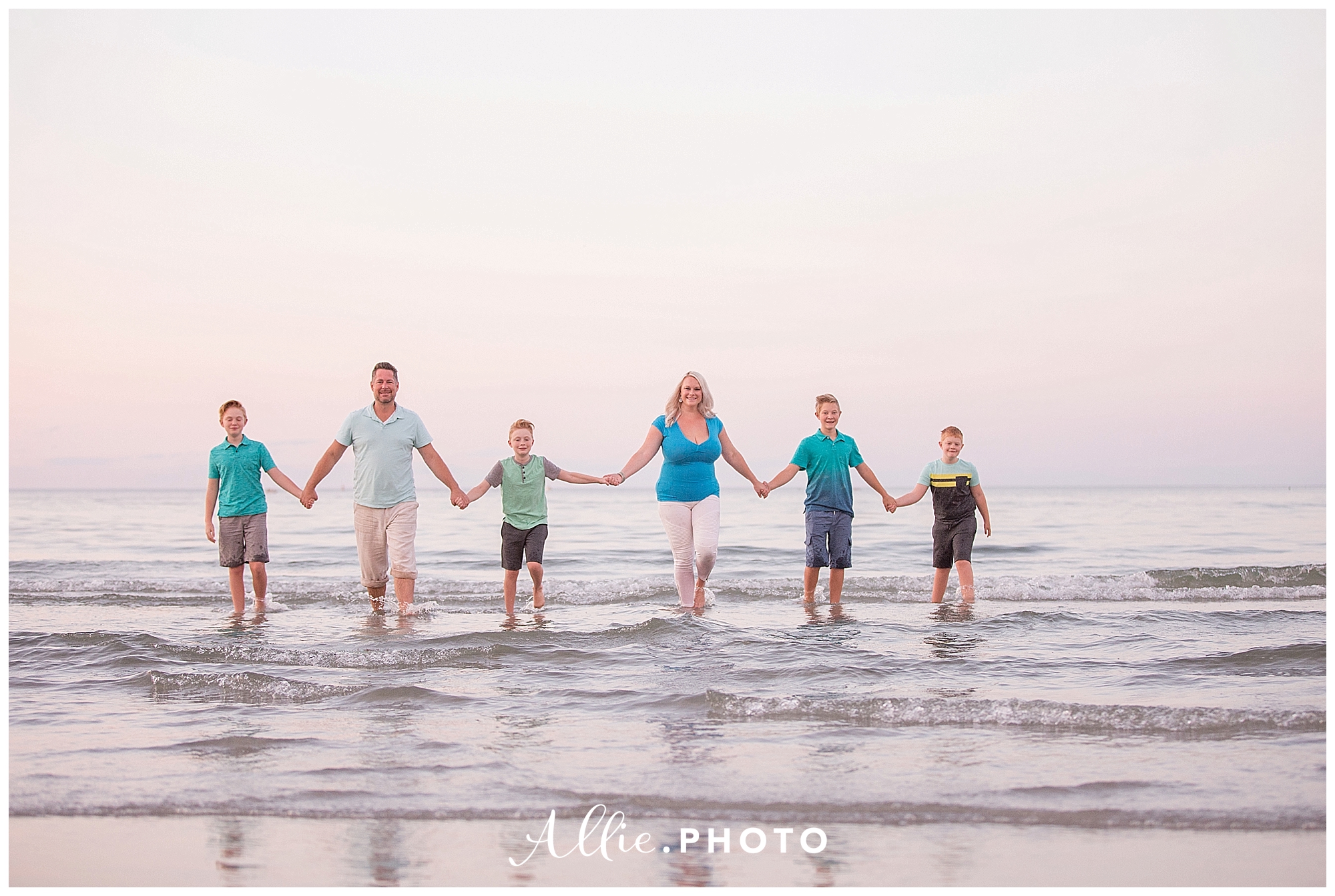 Massachusetts_photographer_beach_family_session_0007.jpg
