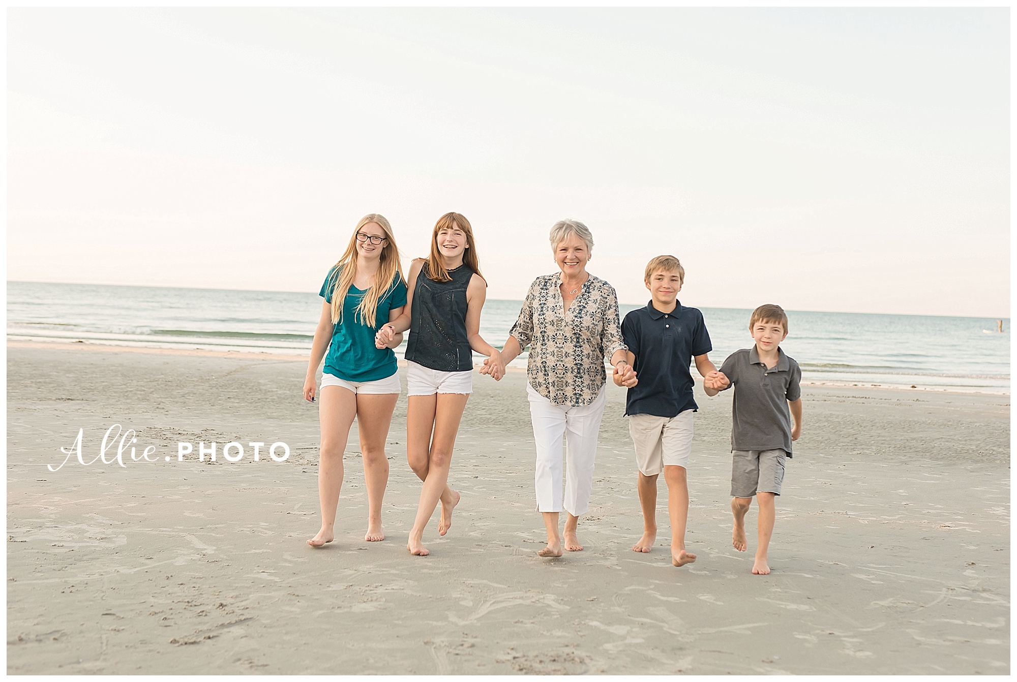 Massachusetts_photographer_beach_family_session_0008.jpg