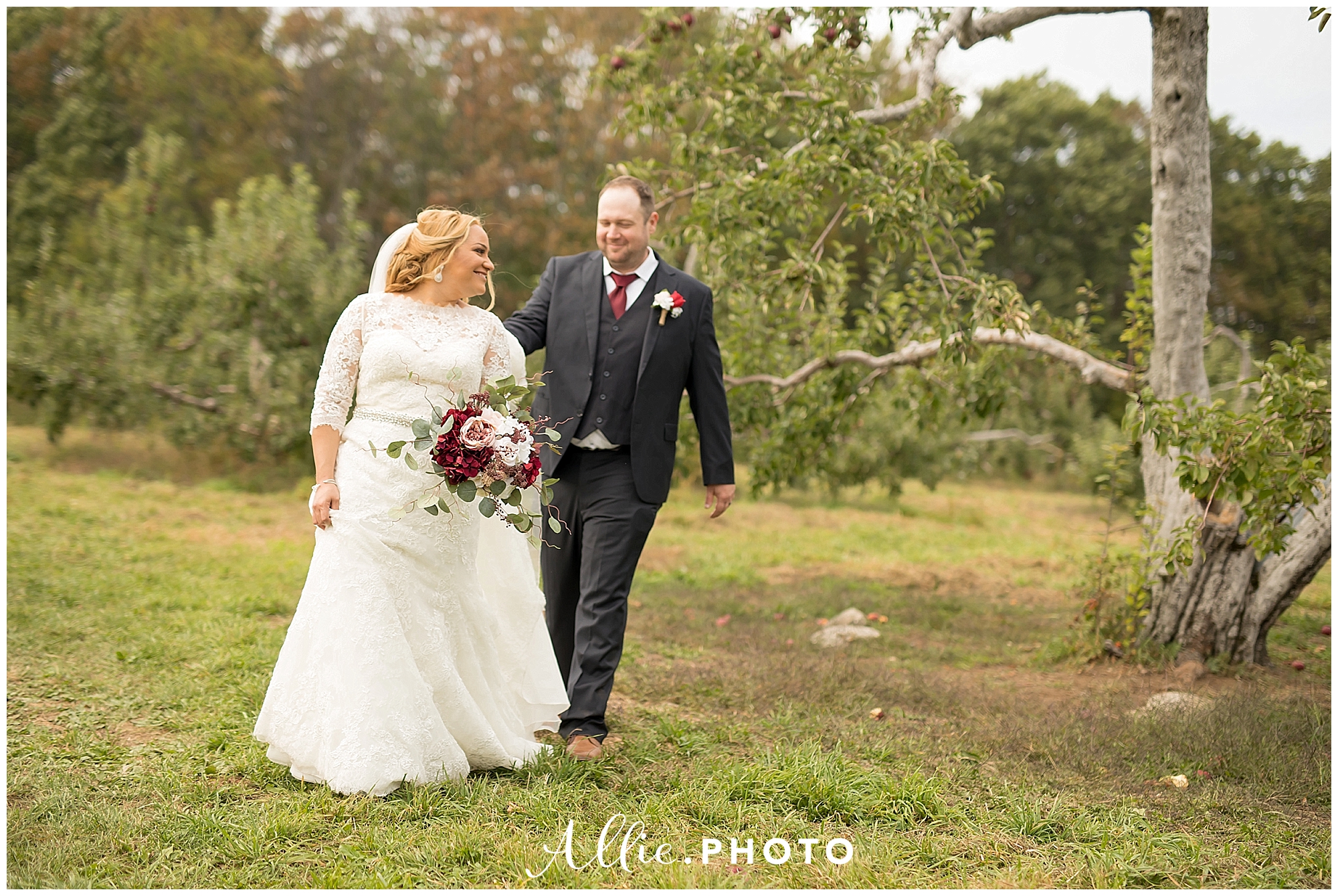 Massachusetts_wedding_photographer_red_apple_farm_boston_0023.jpg
