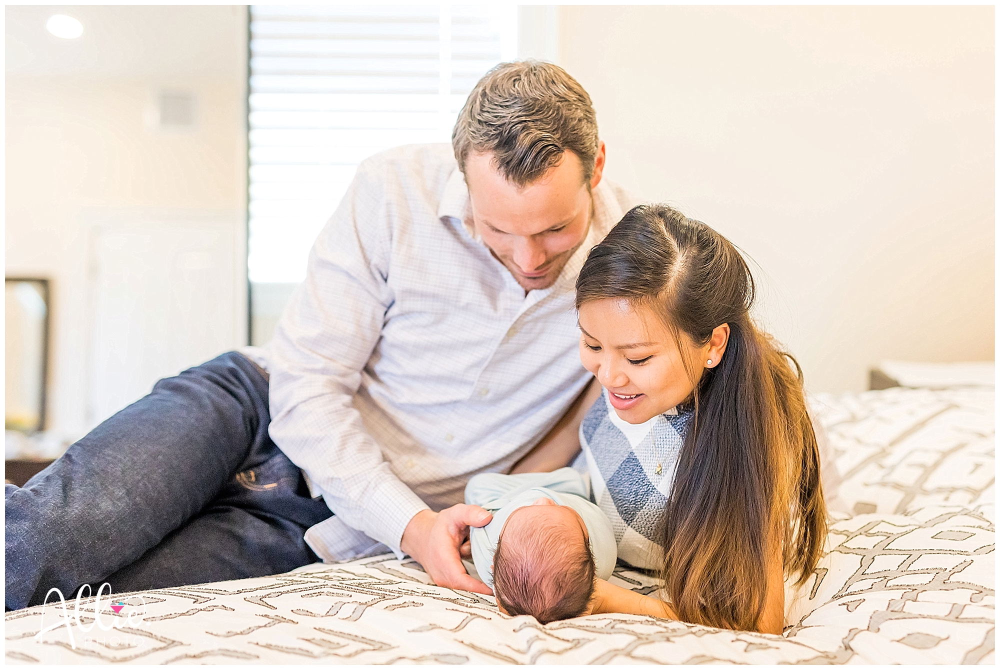 BOSTON_newborn_photographer_lifestyle__0024.jpg