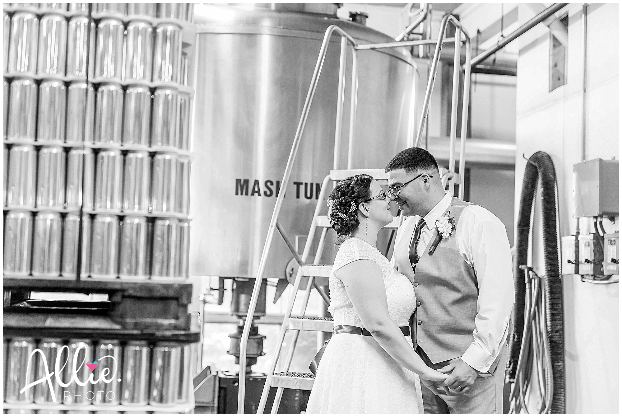 NH_wedding_photographer_woodstock_inn_brewery__0038.jpg