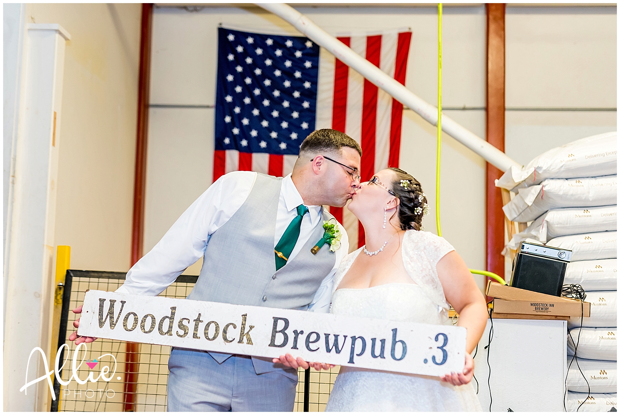 NH_wedding_photographer_woodstock_inn_brewery__0039.jpg