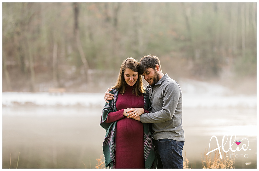 winter landscape and snowy background maternity session