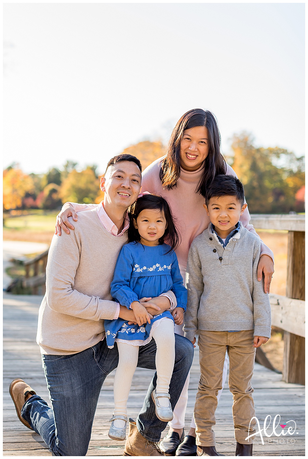 boston area family photogapher,concord family photographer,old north bridge photo shoot,