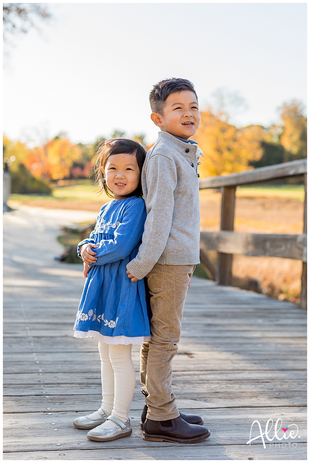 boston area family photogapher,concord family photographer,old north bridge photo shoot,