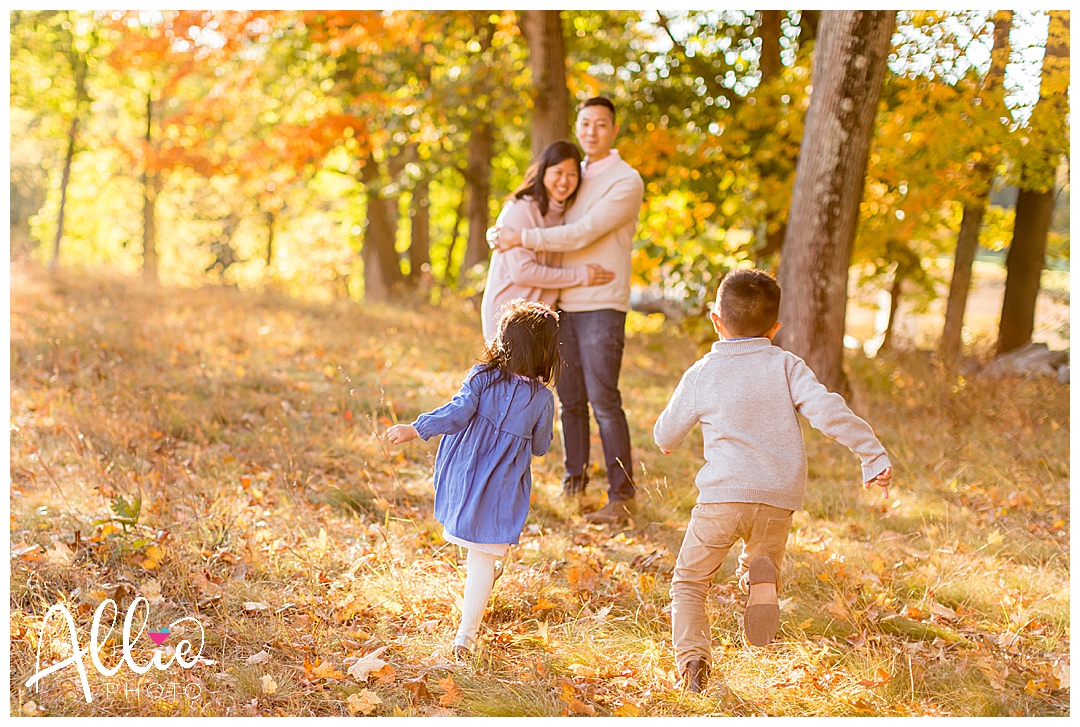 boston area family photogapher,concord family photographer,old north bridge photo shoot,