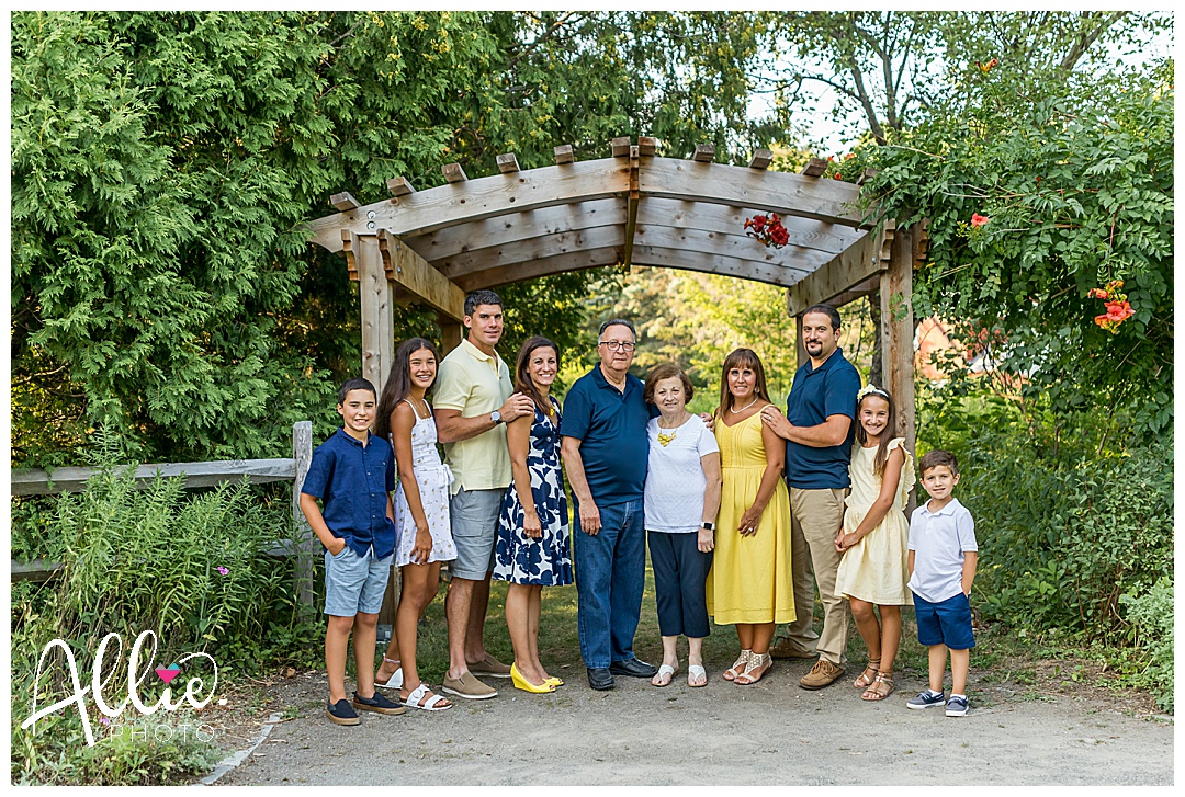 large group family photos with grandparents