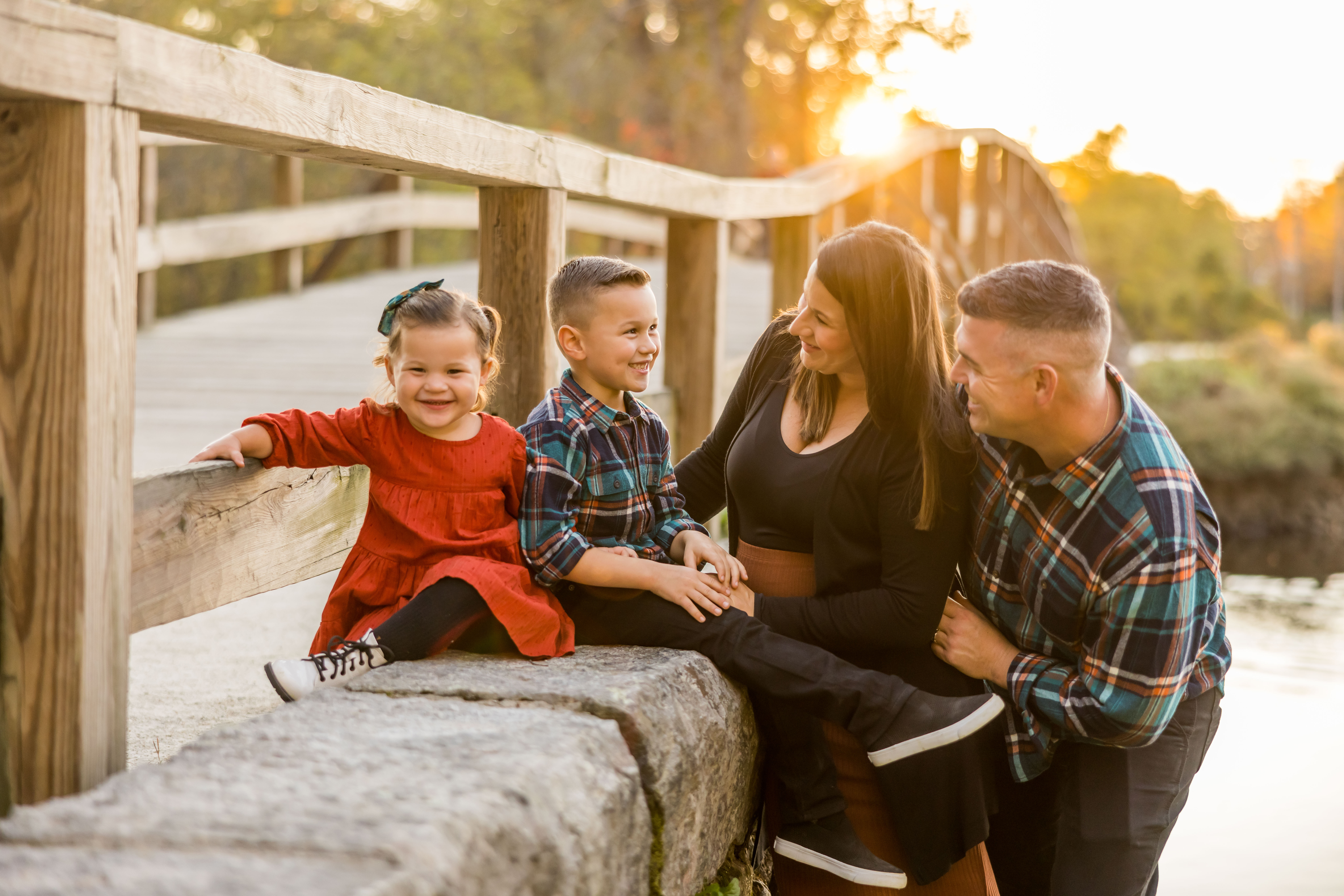 Golden Hour Family Photos in Concord, MA at the Old North Bridge