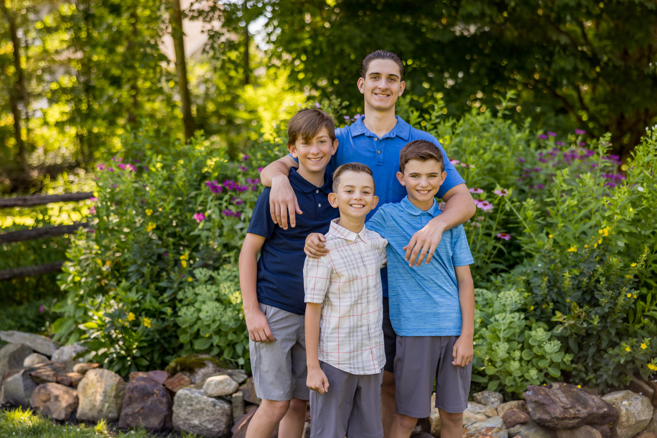 Chelmsford ma family photorapher outdoor portraits in summer with children